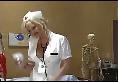 Dieser Neuling sympathisierte sehr mit ihm, so sexfilme for free dass er nicht widerstehen konnte und sie nach der Schule verließ. Um ordentlich mit ihrer jungen Muschi herumzutollen
