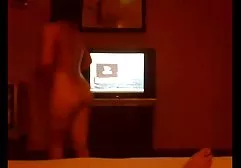 Junge blonde gratis pornofilme alte frauen Katze streichelt Pussy und wird von Stiefvater gefickt