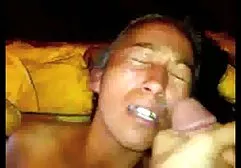 Zarter Sex mit einer sehr dünnen sexy Brünette versaute sexfilme kostenlos und einem jungen Mann