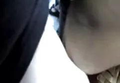 Am frühen Morgen lutscht die sexy Brünette ihrem Stiefbruder den gratis pornofilme milf Schwanz