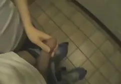 Aktive Blondine mit kostenlose deutsche hausfrauen pornos rundem Arsch masturbiert Muschi mit Vibrator