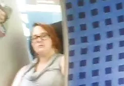 Vollbusige sexy sex film free hd Brünette in schwarzen Strümpfen wird von einem Elektriker gefickt