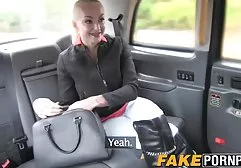 Junge leidenschaftliche Brünette wird in der Küche mit reifen Stiefvater gratis sex filme teen gefickt
