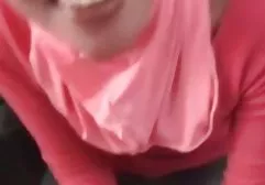 Kerl spielt mit seinem Schwanz free handypornos