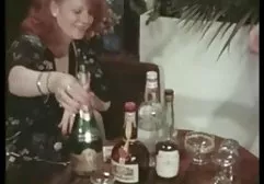 Big Ass Brunette saugt Schwanz deutschepornos kostenlos und bekommt Sperma im Gesicht