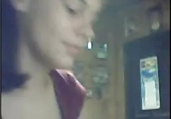 Leidenschaftliche Schlampen, die sich an die Zähne klammern, ficken mit dem kostenlose milf pornos Kunden