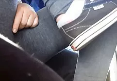 Eine Studentin liebt ältere Männer und dickere Mitglieder, sie hat im Park eine Art Großvater getroffen und sie nach Hause gebracht, aber er hat kein Pech und dann fängt sie an, mit ihrem sex filme kostenlos Hintern vor sich hin zu wedeln und der Lauf wird hart, Sie können schon einen Blowjob machen