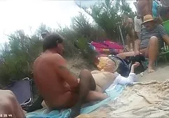 Schöne, dünne Asiatin mit kleinen Tattoos auf ihrem Körper wird anal gefickt kostenlose hardcore sexfilme