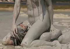 Geck fickt eine junge Hündin in der Nähe gratis sexvideos ohne anmeldung des Kamins
