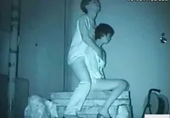 Redhead sexy Dame saugt einen fetten gratis pornofilme alte frauen Schwanz zu ihrem Partner in der Toilette